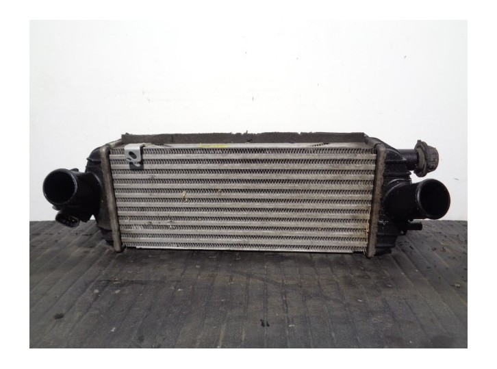 Recambio de intercooler para hyundai ix35 1.7 crdi cat referencia OEM IAM 282702A850 