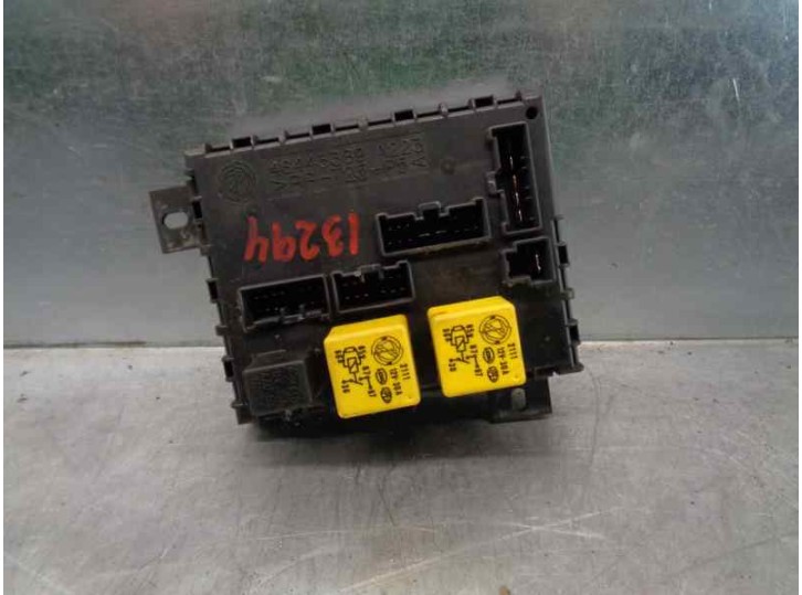 Replacement relay / fuse box for Fiat Brava (182) 1.9 Diesel OEM IAM reference 46443389 