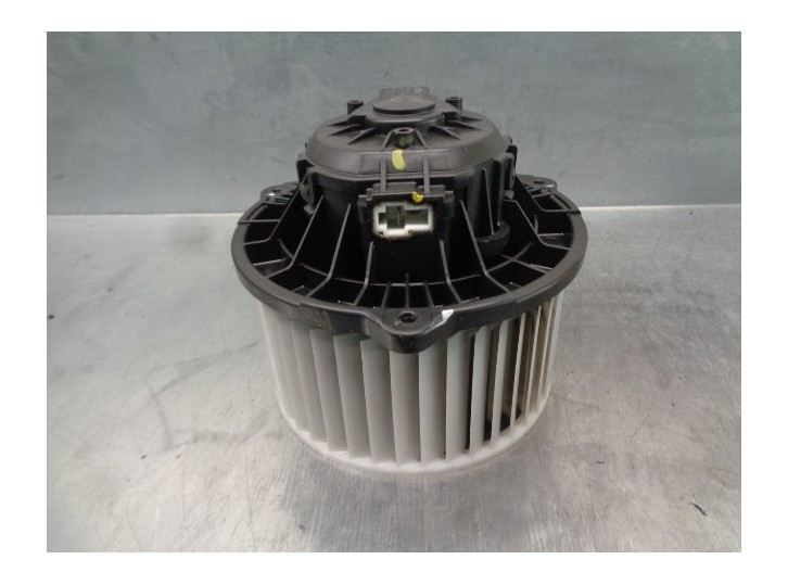 Recambio de motor calefaccion para hyundai ix35 1.7 crdi cat referencia OEM IAM 971132Y000 F00S3B2441 BOSCH