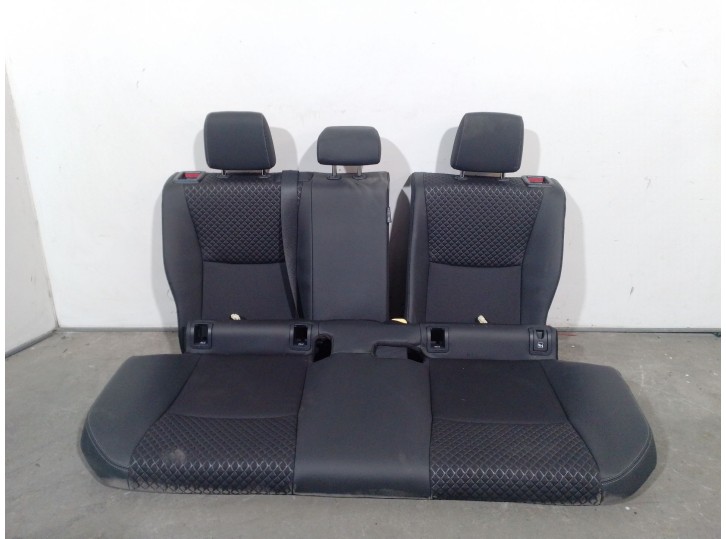 Recambio de asientos traseros para toyota yaris (_p21_, _pa1_, _ph1_) 1.5 hybrid (mxph10) referencia OEM IAM 71077K0030C2 71077K
