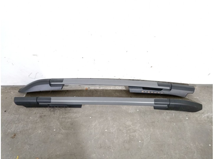 Recambio de portaequipajes para dacia sandero iii 1.0 tce 90 referencia OEM IAM 738215796R 738204894R 