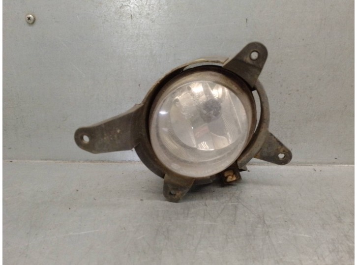 Replacement left fog light for Kia Carnival II 2.9 CRDi CAT OEM IAM reference 0K2N351500 