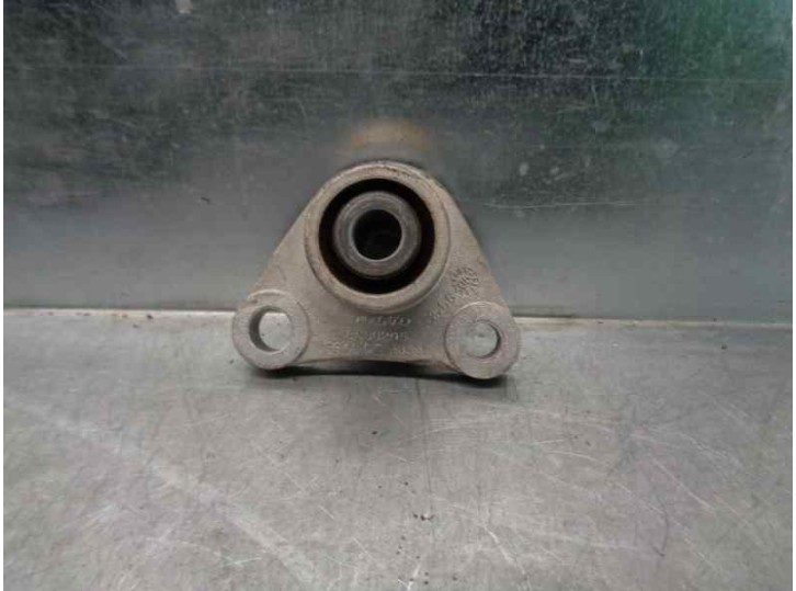 Recambio de soporte motor para volvo xc90 2.4 diesel cat referencia OEM IAM 8666205 