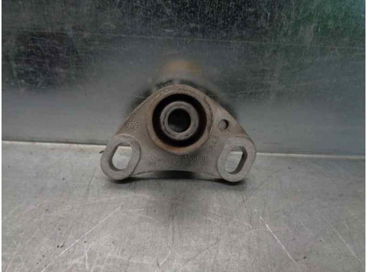 Recambio de soporte motor para volvo xc90 2.4 diesel cat referencia OEM IAM 8666204 