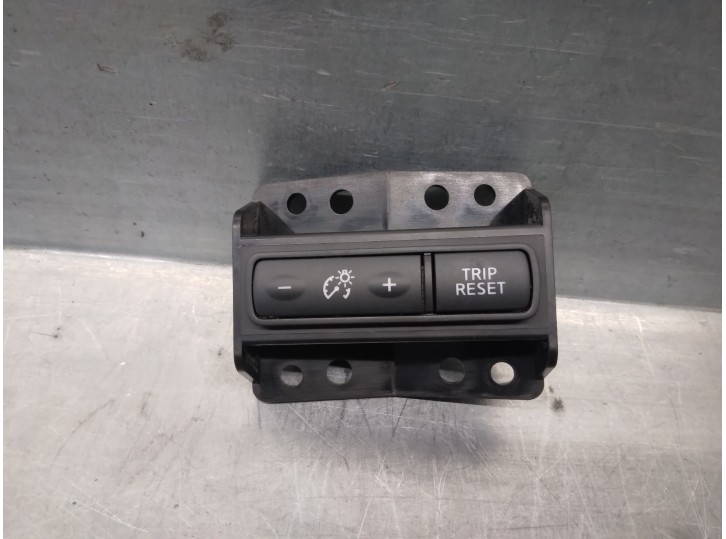 Replacement cruise control switch for Nissan Qashqai (J11) 1.2 16V CAT OEM IAM reference 252734BA0A 