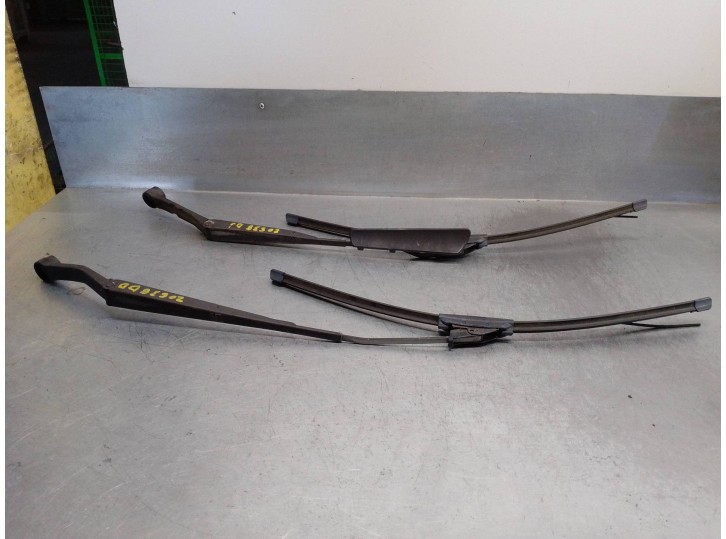 Recambio de brazo limpia delantero derecho para kia carnival ii 2.9 crdi cat referencia OEM IAM 0K55367321  