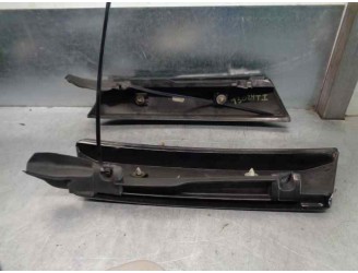 Recambio de molduras traseras para renault scenic ii 1.5 dci diesel referencia OEM IAM 8200125092  