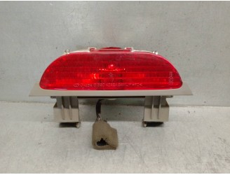 Recambio de luz central de freno para kia carnival ii 2.9 crdi cat referencia OEM IAM 0K56A51580  