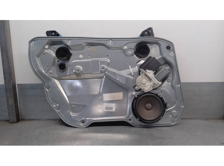 Replacement front left window regulator for Seat Ibiza (6L1) 1.9 TDI OEM IAM reference 6L4837751CM 32 PINS 5 DOORS