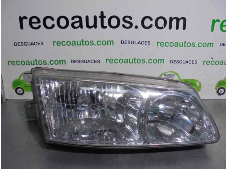 Replacement right headlight for Hyundai H 1 2.5 Turbodiesel OEM IAM reference 921044A510 
