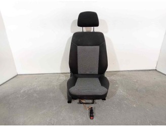 Recambio de asiento delantero derecho para opel zafira b 1.7 16v cdti referencia OEM IAM 4696899 TELA NEGRA Y GRIS 5 PUERTAS