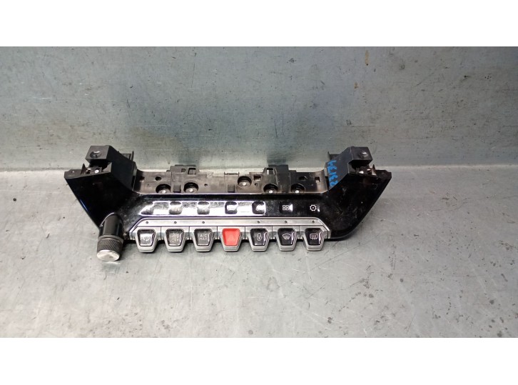 Replacement multifunction switch for Peugeot 2008 II (UD_, US_, UY_, UJ_, UR_, UC_) 1.2 PureTech 100 OEM IAM reference 98261081X
