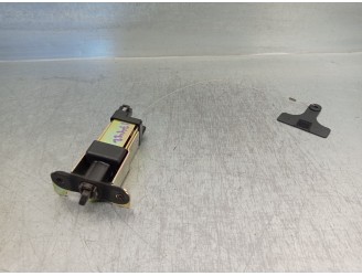 Recambio de motor tapa deposito combustible para hyundai sonata (nf) 2.4 style referencia OEM IAM 957203K000  