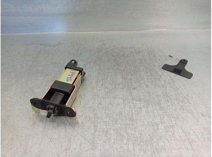 Recambio de motor tapa deposito combustible para hyundai sonata (nf) 2.4 style referencia OEM IAM 957203K000  