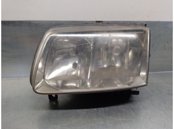 Replacement left headlight for Volkswagen Polo Saloon (6N2) 1.4 TDI OEM IAM reference 6N1941015AD 5 DOORS