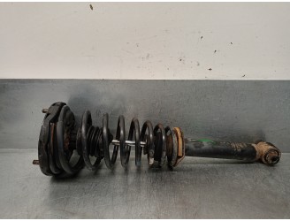 Replacement front right shock absorber for Nissan Primera saloon/estate (P10/W10) 1.6 16V CAT OEM IAM reference 5611086J0