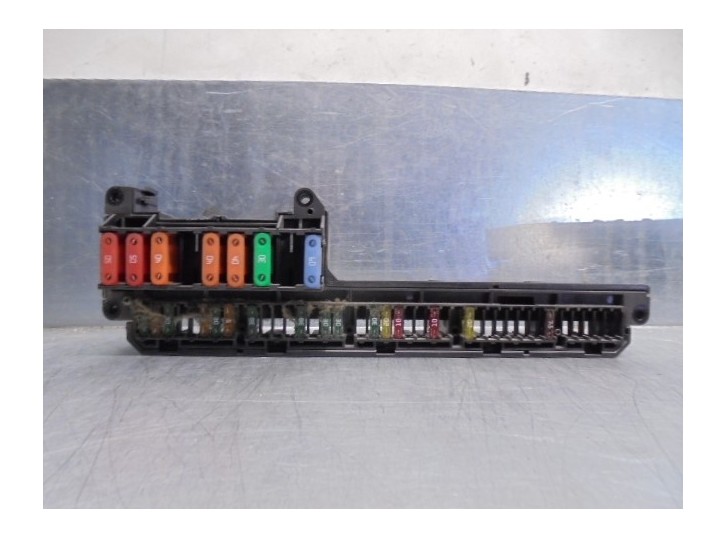 Replacement relay/fuse box for BMW 5 Series Saloon (E60) 2.0 16V Diesel OEM IAM reference 61146957330 
