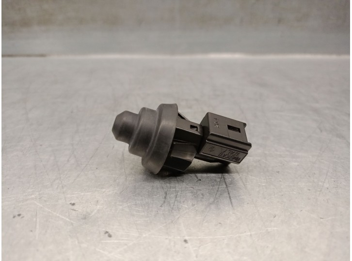 Recambio de sensor para dacia sandero iii 1.0 tce 90 referencia OEM IAM 7700427640B 7700427640 