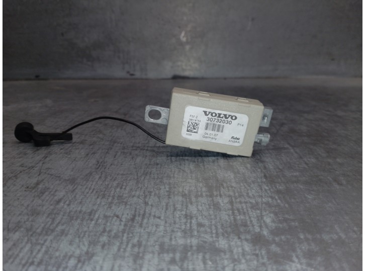 Recambio de antena para volvo c30 1.6 diesel cat referencia OEM IAM 30732030 