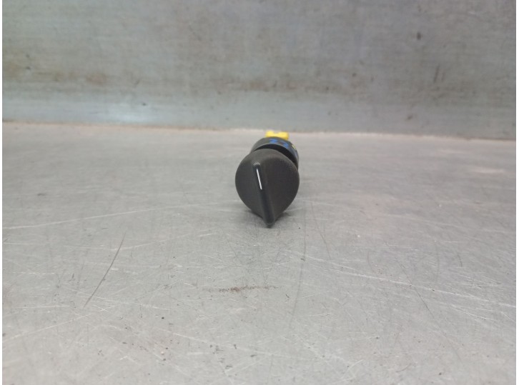 Replacement dashboard light switch for Citroën AX (ZA-_) 11 OEM IAM reference 95632402 95632402 
