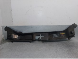 Recambio de molduras delanteras para volvo c30 1.6 diesel cat referencia OEM IAM 31250176  