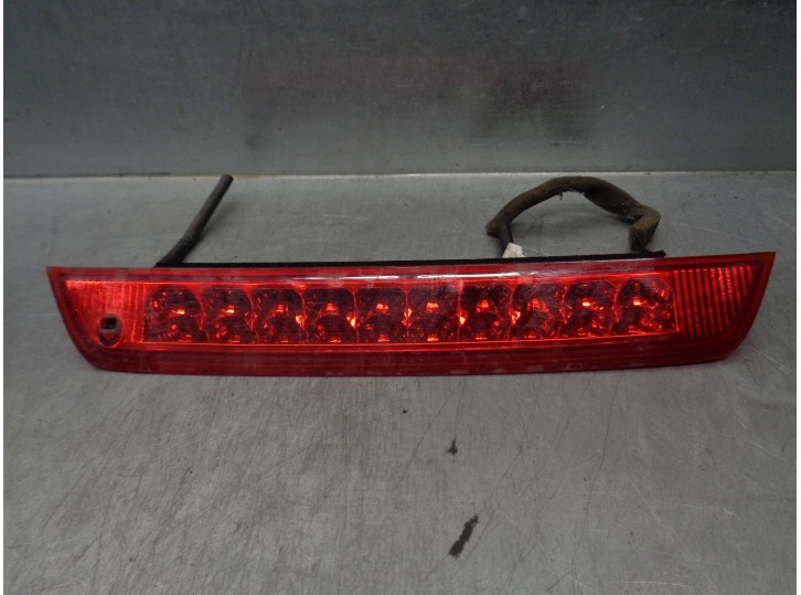 Replacement center brake light for Hyundai ix35 1.7 CRDi cat OEM IAM reference 927002Y000 