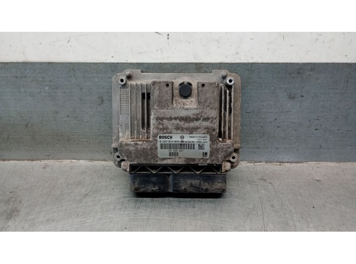 Replacement engine ECU for Saab 9-3 Station Wagon (E50) 1.9 TiD OEM IAM reference 55565527 0281014076 BOSCH