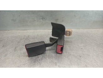 Recambio de enganche cinturon para audi a4 berlina (b5) 1.9 tdi referencia OEM IAM 8D0857739D 