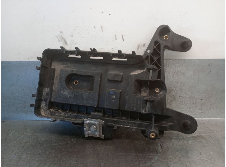 Recambio de cajon bateria para volkswagen passat b6 (3c2) 2.0 tdi referencia OEM IAM 1K0915333 1K0915333 
