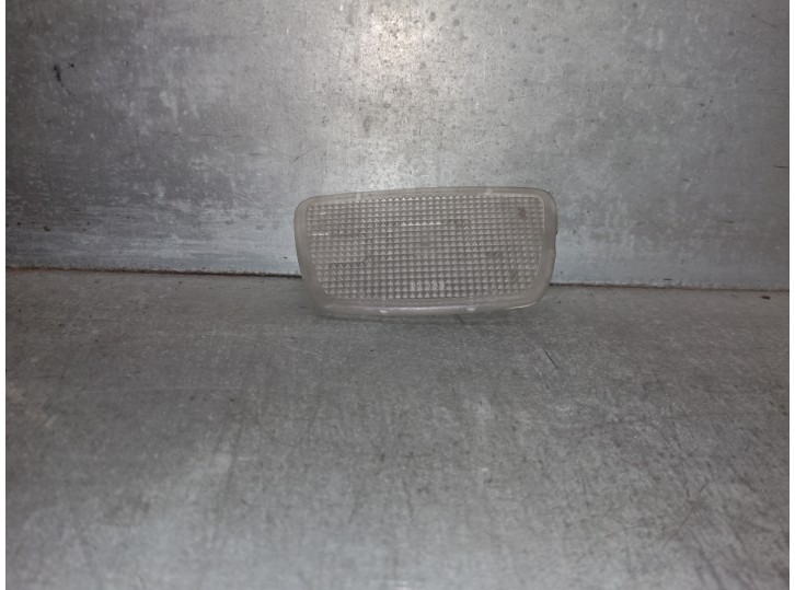 Recambio de luz interior para volvo c30 1.6 diesel cat referencia OEM IAM 30721215  