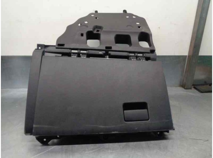 Recambio de guantera para toyota corolla (e21) referencia OEM IAM 5555202490 5555002540 