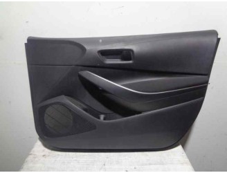 Recambio de guarnecido puerta delantera derecha para toyota corolla (e21) referencia OEM IAM 6761002U50C0 NEGRO 4 PUERTAS