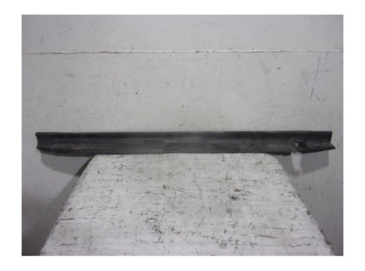 Recambio de molduras traseras para toyota land cruiser (j15) 3.0 turbodiesel cat referencia OEM IAM 5217960050 NEGRA 