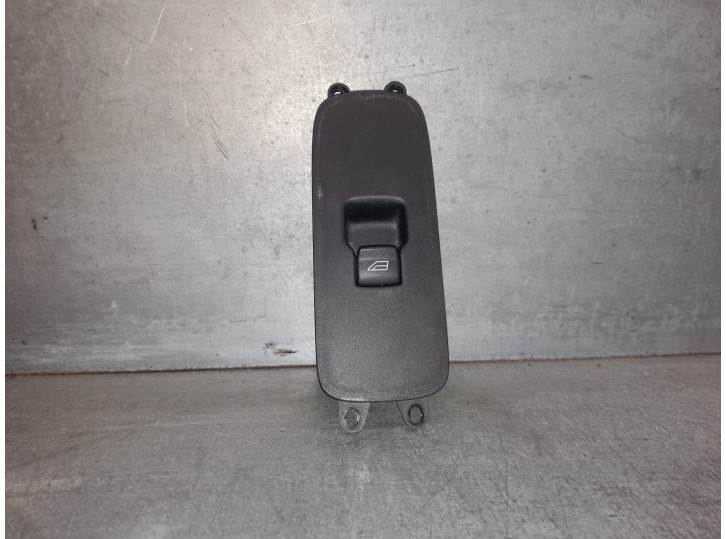 Recambio de mando elevalunas delantero derecho para volvo c30 1.6 diesel cat referencia OEM IAM 30774162 03451305 