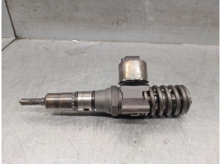 Recambio de inyector para mitsubishi grandis (na0w) 2.0 di-d cat referencia OEM IAM 03G130073G  0414720404 BOSCH