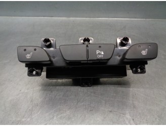 Replacement dashboard controls for Hyundai ix35 1.7 CRDi CAT OEM IAM reference 846202Y125 933102Y100 