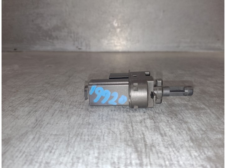 Recambio de interruptor para volvo c30 1.6 diesel cat referencia OEM IAM 4M6T7C534AA  