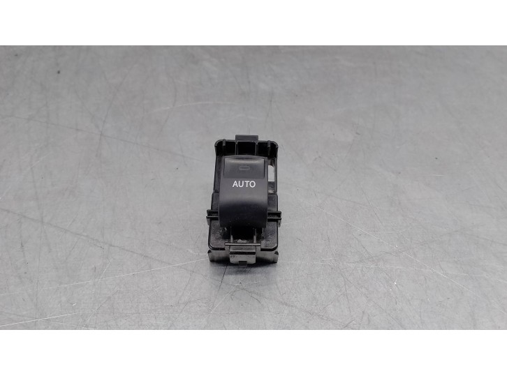 Recambio de mando elevalunas delantero derecho para toyota land cruiser (j15) 3.0 turbodiesel cat referencia OEM IAM 8481033120 