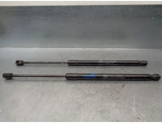 Replacement tailgate / trunk lid struts for Hyundai ix35 1.7 CRDi CAT OEM IAM reference 817702Y000 