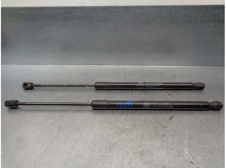 Replacement tailgate / trunk lid struts for Hyundai ix35 1.7 CRDi CAT OEM IAM reference 817702Y000 