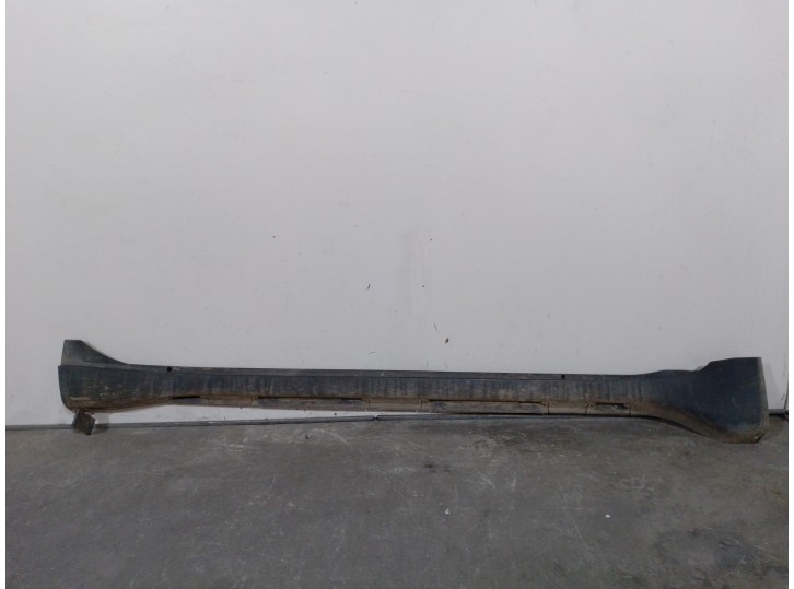 Recambio de faldon lateral para toyota land cruiser (j15) 3.0 turbodiesel cat referencia OEM IAM 7580560060 DERECHO 