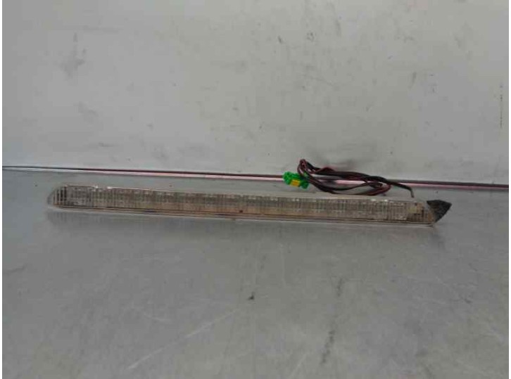 Replacement center brake light for Peugeot 607 (S1) 2.2 HDi FAP CAT OEM IAM reference 9629586680 