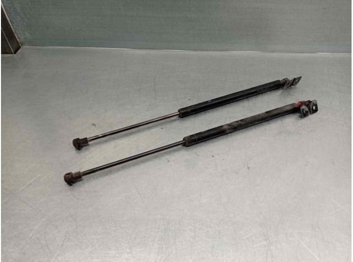 Replacement boot / tailgate struts for Chevrolet Nubira Wagon 1.8 CAT OEM IAM reference 96617850 