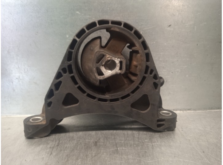 Recambio de soporte motor delantero para opel insignia sports tourer cosmo referencia OEM IAM 13227769 