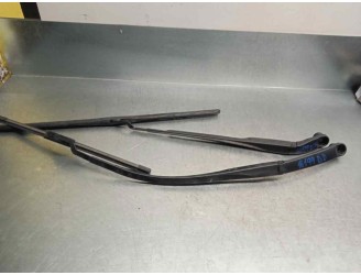 Recambio de brazo limpia delantero izquierdo para hyundai i30 (pde, pd, pden) 1.0 t-gdi referencia OEM IAM 98321G3000 