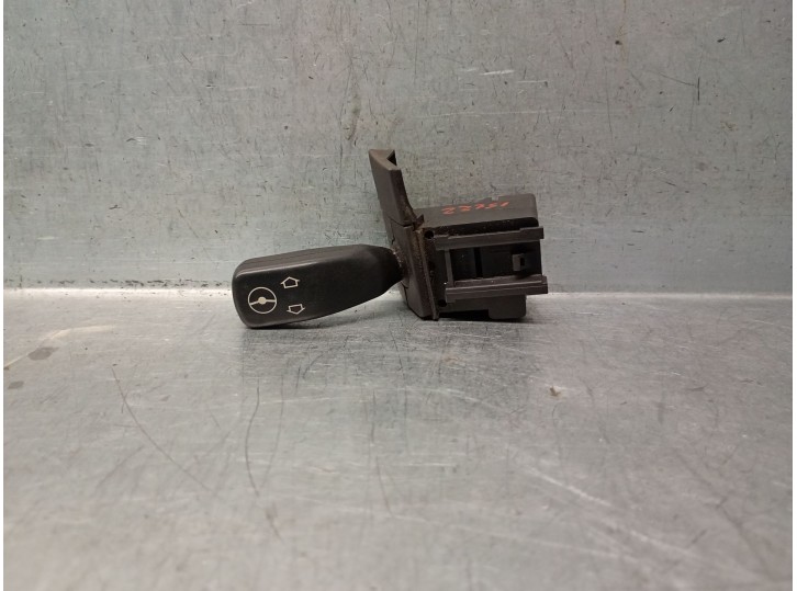 Recambio de mando volante para bmw x5 (e53) 3.0 d referencia OEM IAM 61318373901 61318373901 