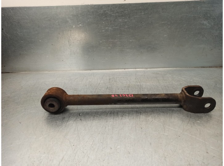 Recambio de brazo suspension superior trasero derecho para dodge avenger se referencia OEM IAM 5085419AA  
