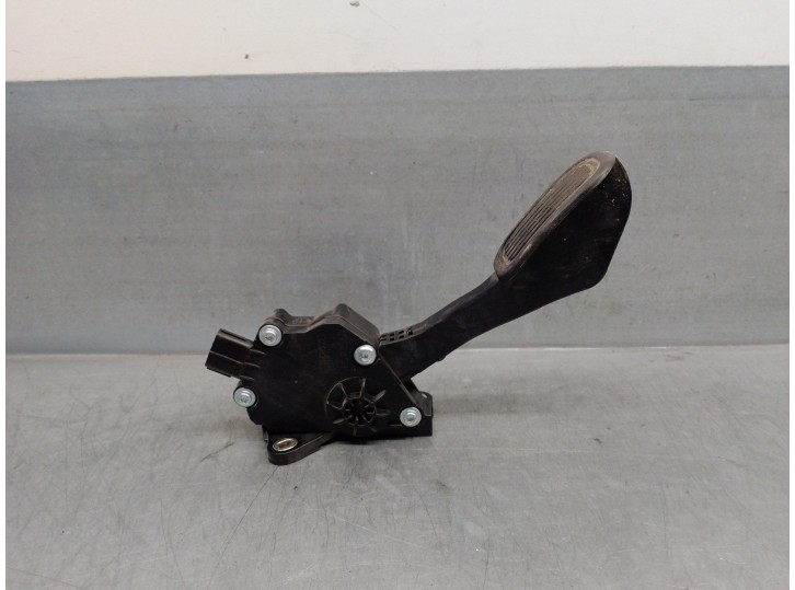 Recambio de potenciometro pedal para toyota land cruiser (j15) 3.0 turbodiesel cat referencia OEM IAM 7811060110 1988009361 DENS