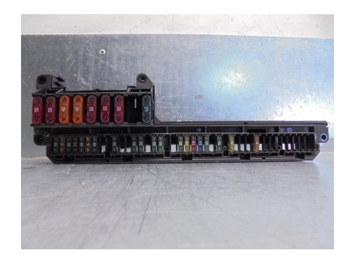 Replacement relay / fuse box for BMW 5 Series sedan (E60) 3.0 turbodiesel cat OEM IAM reference 61146932452 