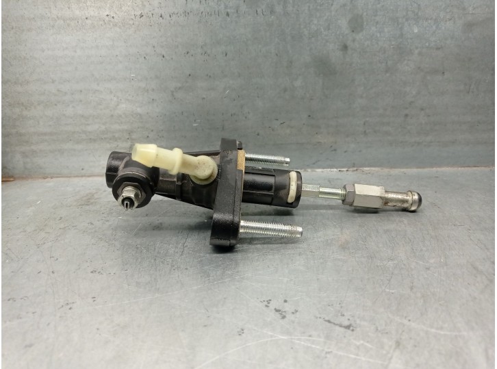 Recambio de bombin embrague para toyota yaris (_p13_) 1.5 (nsp131_) referencia OEM IAM 3140752010 3140752010 